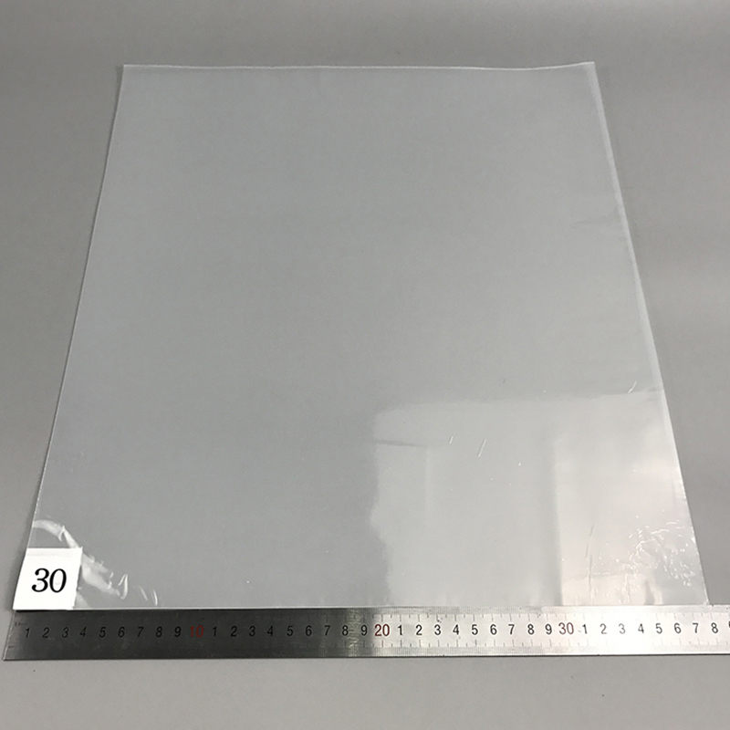 Bola keranjang melekat tikar